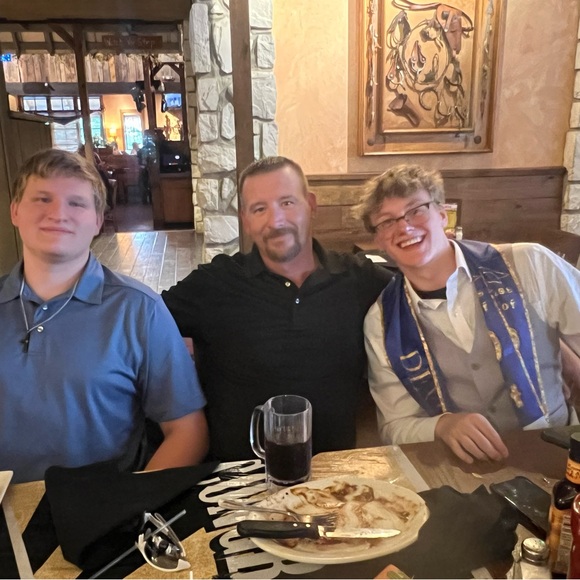 Meet your Posher, Chris - Picture 5 of 8